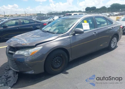 2015 Toyota Camry Le z USA, uszkodzony, nr VIN 4T4BF1FK8FR446020